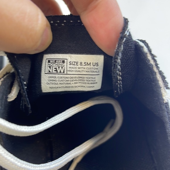 XOXO Unisex Kicks - Picture 7 of 8